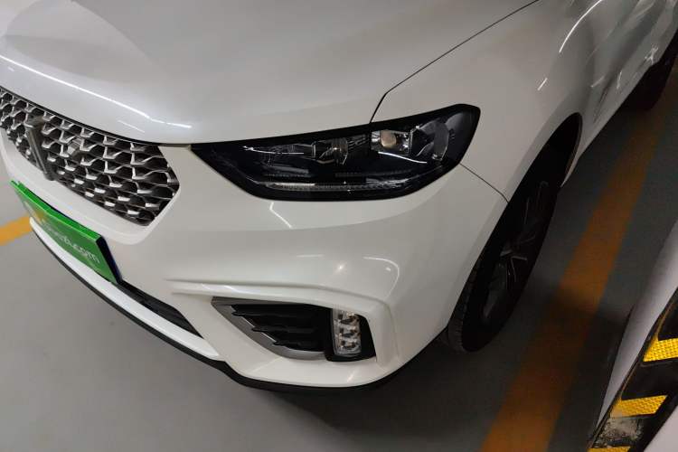 Used Wey VV5 2021 1.5T Two-Wheel Drive Color Pioneer
