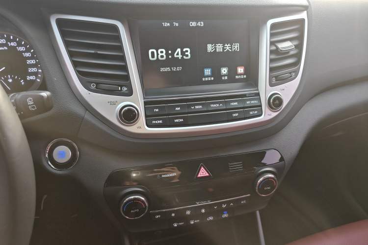 Used Hyundai Tucson 2018 1.6T Dual-Clutch Two-Wheel Drive 15th Anniversary Special Edition