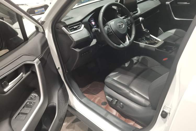 Used Toyota Wildlander 2022 2.0L CVT 4x4 Luxury PLUS Edition