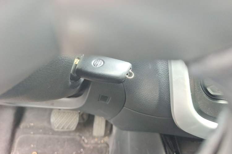 Used Nissan Tiida 2021 1.6L CVT Cool Edition
