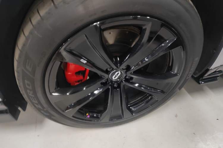 Used Hima AITO M8 2025 Extended-Range Ultra Version 53.4 kWh 5-Seater Edition