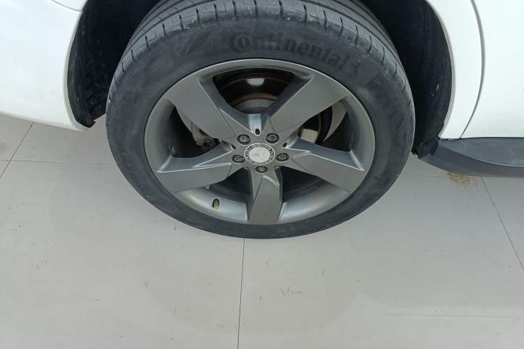 Used Mercedes-Benz GLK-Class 2013 GLK 300 4MATIC Dynamic Sunroof Model
