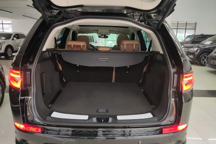 Used Land Rover Discovery Sport 2024 Performance Tech Edition
