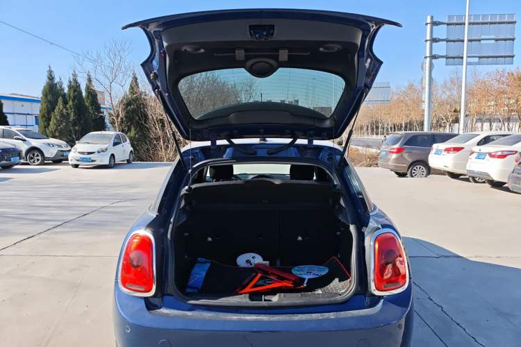 Used  MINI 2016 1.5T COOPER Five-Door Edition
