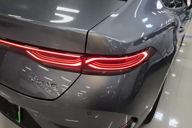 Used BYD Qin PLUS 2025 DM-i Smart Drive 55KM Leading Model
