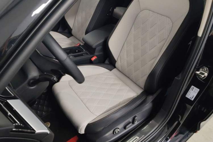 Used Volkswagen Magotan 2023 2 Million Units Commemorative Edition 330TSI DSG Luxury Version