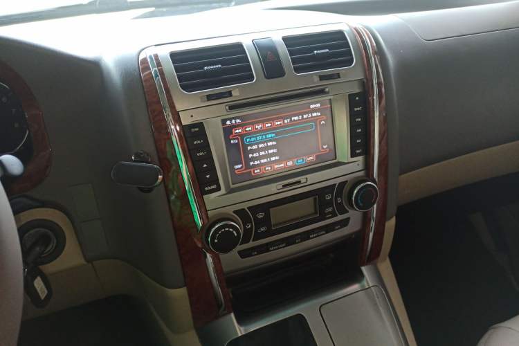 Used Jinbei Grace 2010 2.7L 3rd Generation Yu Ling Luxury Version Long Wheelbase 9-Seater Equipped with 2TR Engine