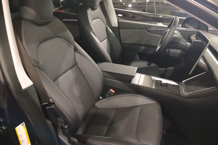 Used Tesla Model Y 2025 Rear-Wheel-Drive Version
