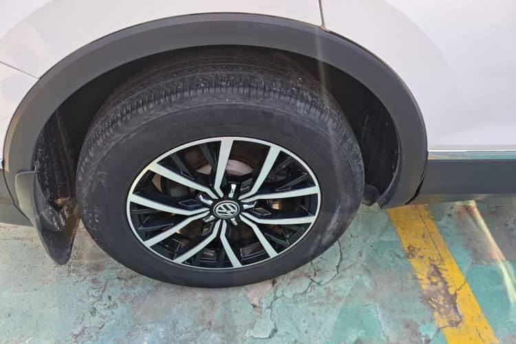 Used Volkswagen Tiguan L 2017 330TSI Automatic Two-Wheel Drive Luxury Edition