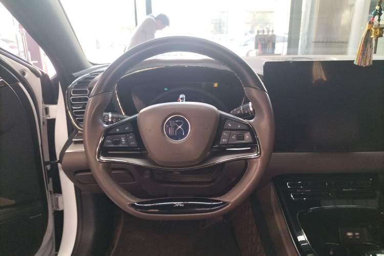 Used BYD Han 2023 EV Champion Edition 605KM Front-Drive Premium Model
