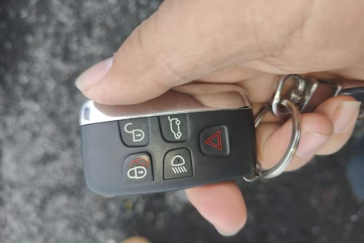 Used Land Rover Discovery Sport 2017 2.0T SE
