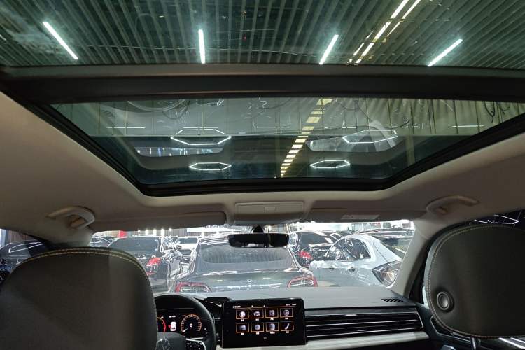 Used Volkswagen Tiguan L 2022 330TSI Automatic Two-Wheel Drive R-Line Enhanced Edition
