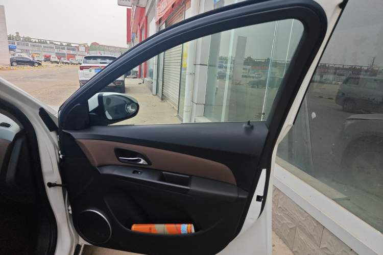 Used Chevrolet Cruze 2013 Hatchback 1.6L Automatic Luxury Model
