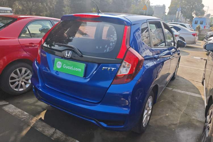 Used Honda Fit 2018 1.5L CVT Comfort Sunroof Version