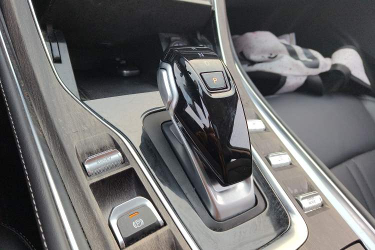 Used  E5 2024 Honor Edition 100KM Deluxe 7-Seater
