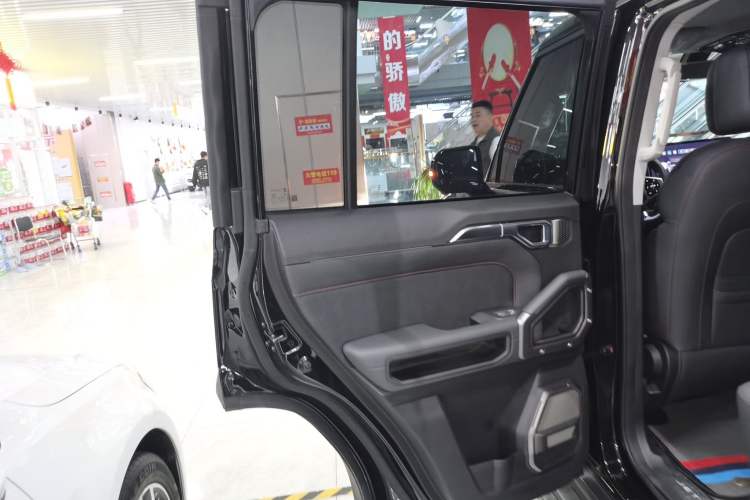 Used Jetour Traveler 2023 2.0T All-Wheel-Drive Crosser
