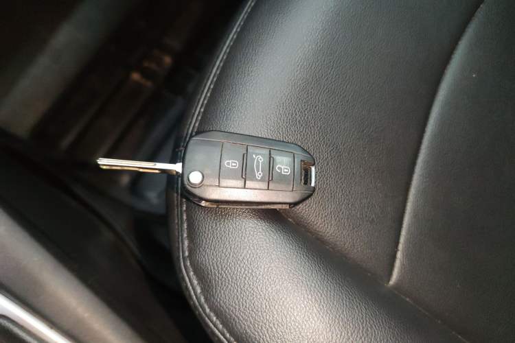 Used Peugeot 301 2014 1.6L Manual Comfort Edition CNG