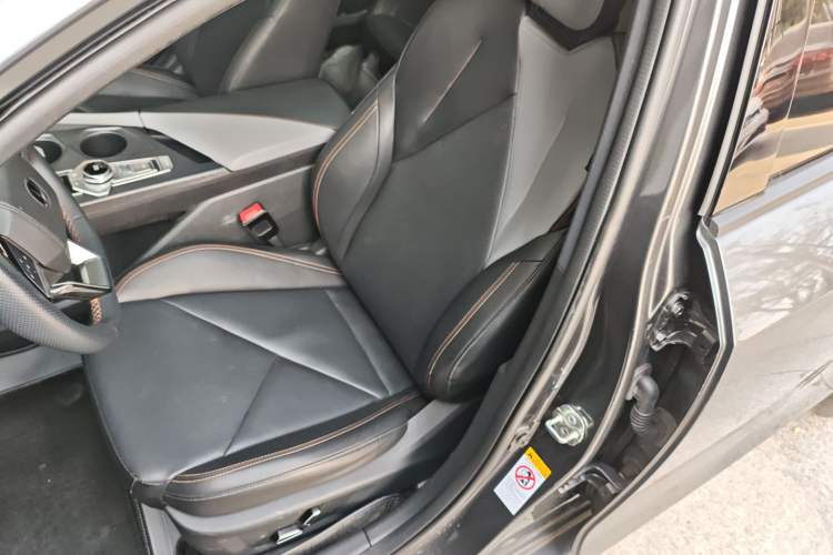 Used Changan UNI-V 2022 1.5T Smart Navigation Version
