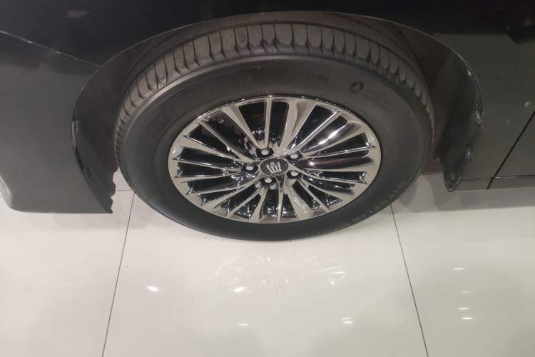 Used Toyota Vellfire 2021 Crown Dual-Engine 2.5L HV Luxury Edition