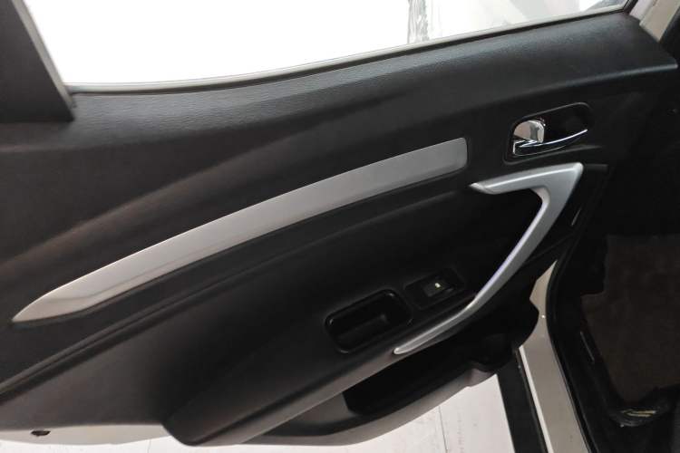 Used  Refine S3 2016 1.5L CVT Luxury Smart Version
