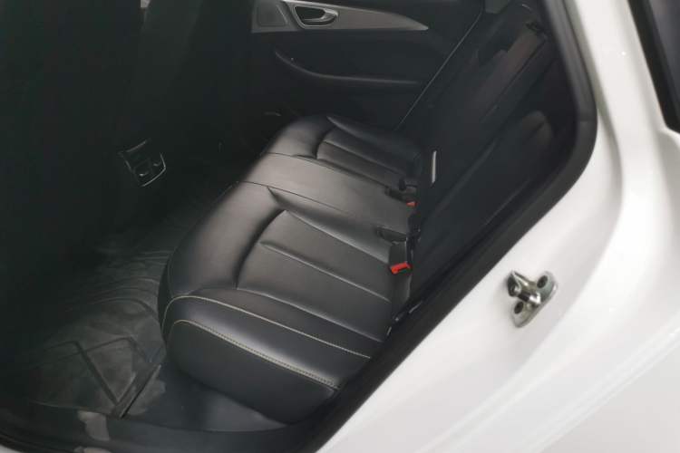 Used Roewe i6 MAX New Energy 2022 EV 500 Grand Touring Edition with Sunroof
