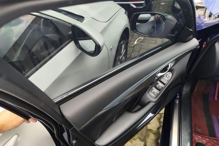 Used Infiniti Q50L 2018 2.0T Enjoyment Version China VI Standard
