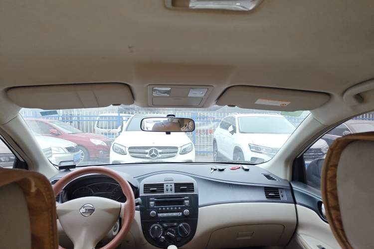 Used Nissan Tiida 2013 1.6L CVT Cool Cafe Edition
