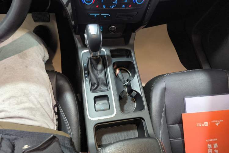 Used Ford Kuga 2019 EcoBoost 180 Two-Wheel-Drive Titanium Plus Model China V Standard