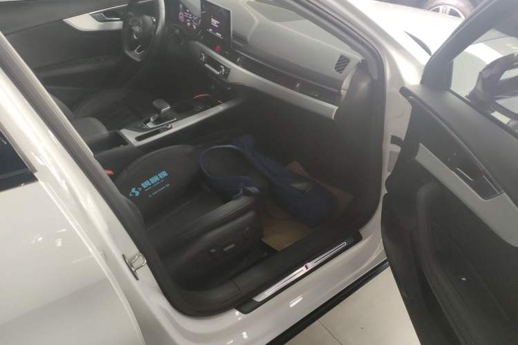 Used Audi A4L 2022 40 TFSI Luxury Dynamic Model