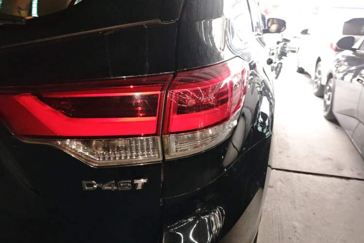 Used Toyota Highlander 2018 2.0T Two-Wheel Drive Elite Edition 7 Seats China VI Standard
