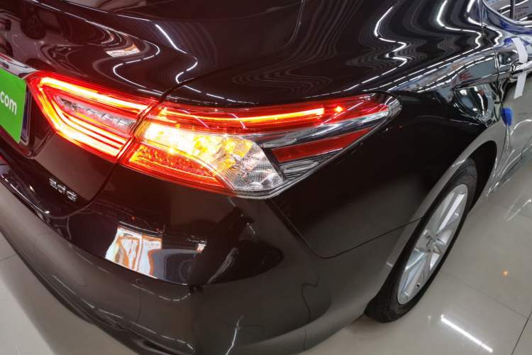Used Toyota Camry 2021 2.0G Luxury Edition
