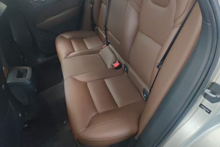 Used Volvo XC60 2019 T5 4x4 Zhiyuan Edition China VI Standard
