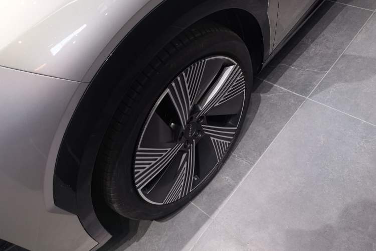 Used Lynk & Co 08 EM-P 2023 245km Ultra-Long Range Halo