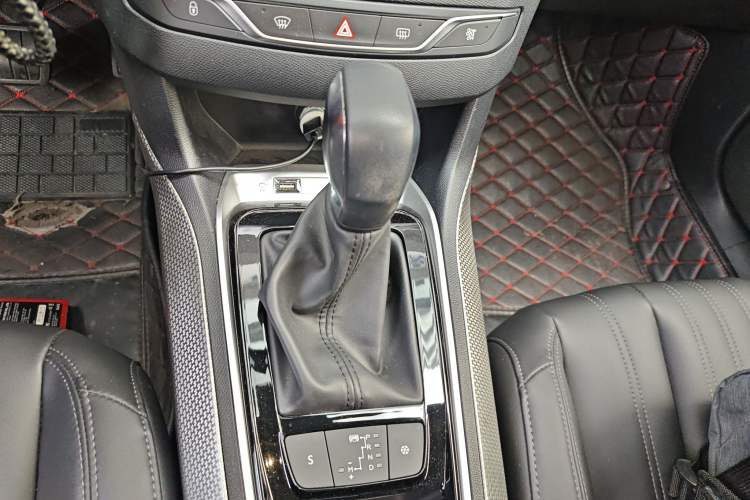 Used Peugeot 408 2019 360THP Automatic Luxury Edition China VI Standard
