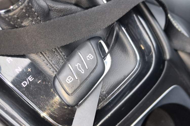 Used Roewe i5 2020 1.5L Automatic 4G Connect Luxury Flagship Edition
