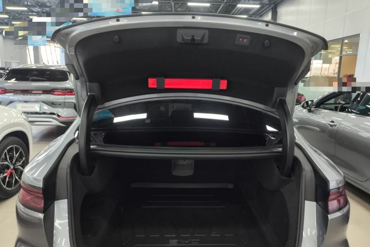 Used BYD Han 2024 DM-i Glory Edition 200KM Flagship Model
