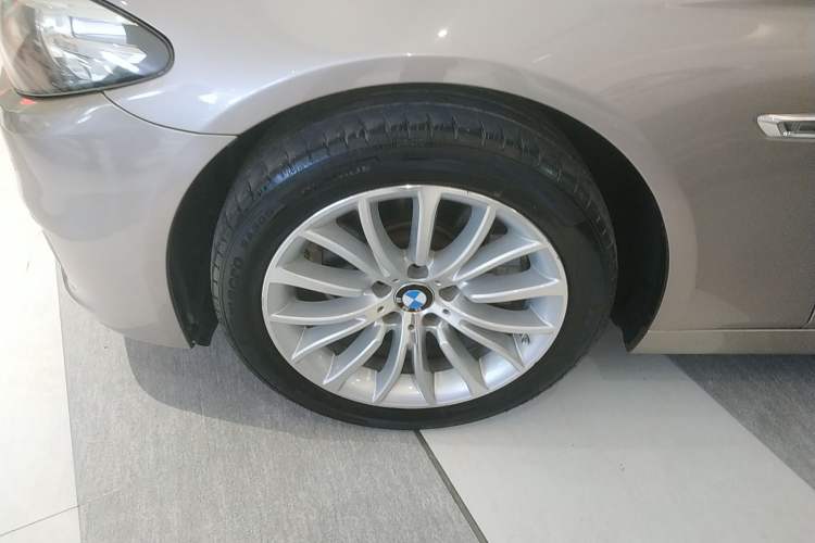 Used BMW 5 Series 2014 525Li Luxury Design Package
