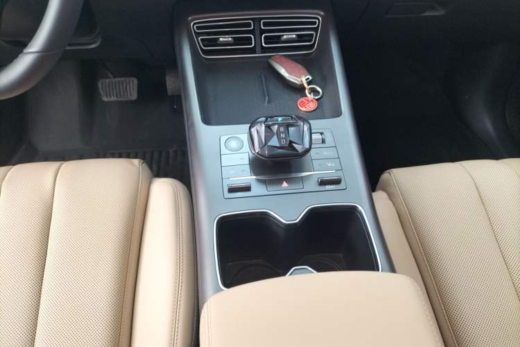 Used BYD Song Pro New Energy 2025 Second-Generation DM-i 75KM Leading Edition
