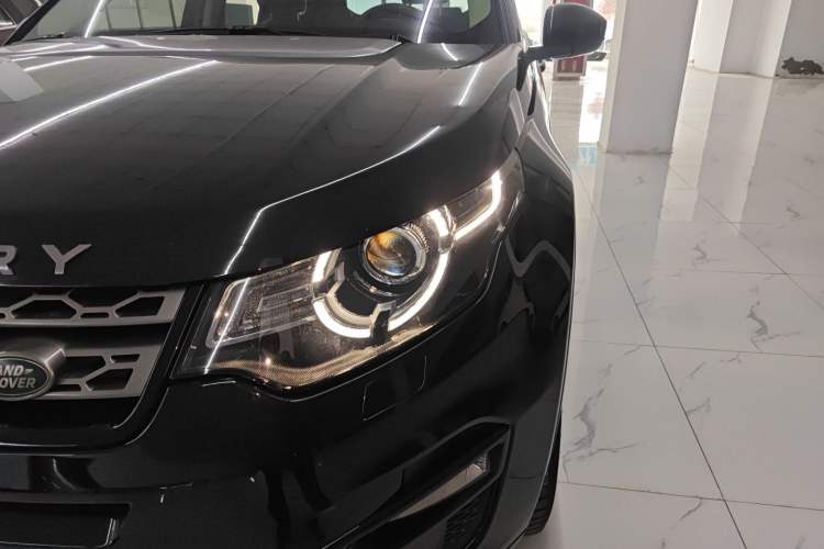 Used Land Rover Discovery Sport 2018 240 PS SE Version
