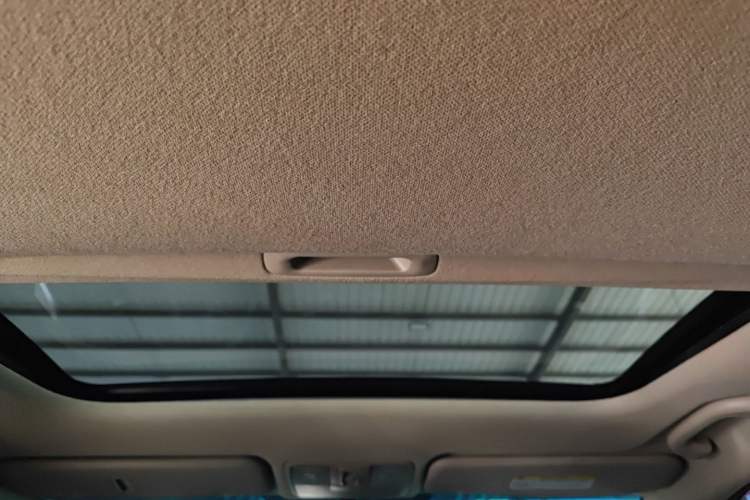 Used Kia K2 2015 Hatchback 1.4L AT GLS Cool Edition