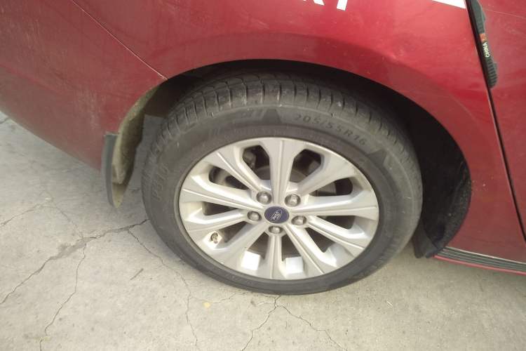 Used Ford Escort 2015 1.5L Automatic Fashion Model
