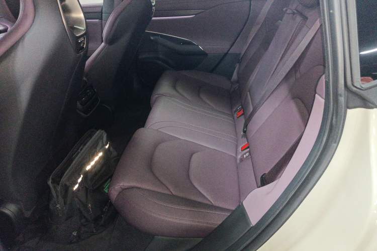 Used  SU7 2024 Rear-Drive Long-Range Intelligent Driving Version
