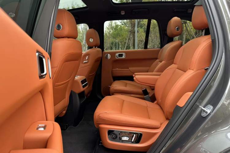 Used Li Auto L8 2023 Pro Model
