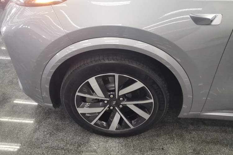 Used Li Auto L8 2023 Pro Model
