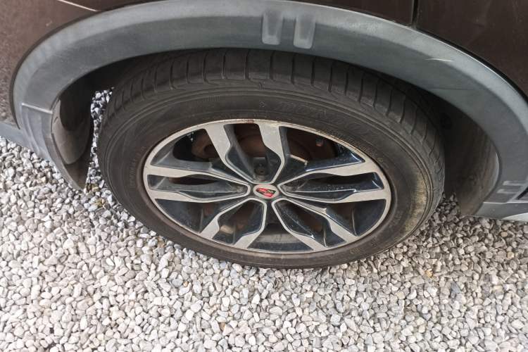 Used Roewe RX5 2016 20T Two-Wheel Drive Automatic Internet Smart Edition
