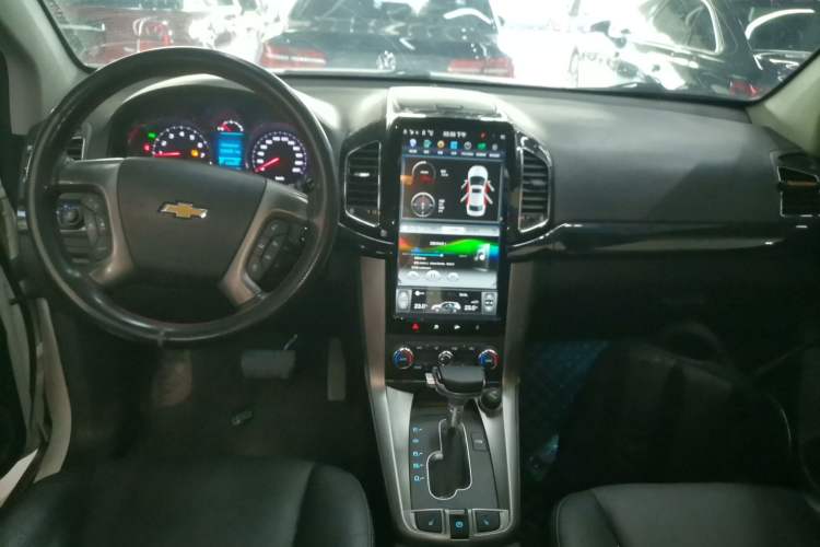 Used Chevrolet Captiva 2017 2.4L 4x4 Flagship Edition 7-Seater
