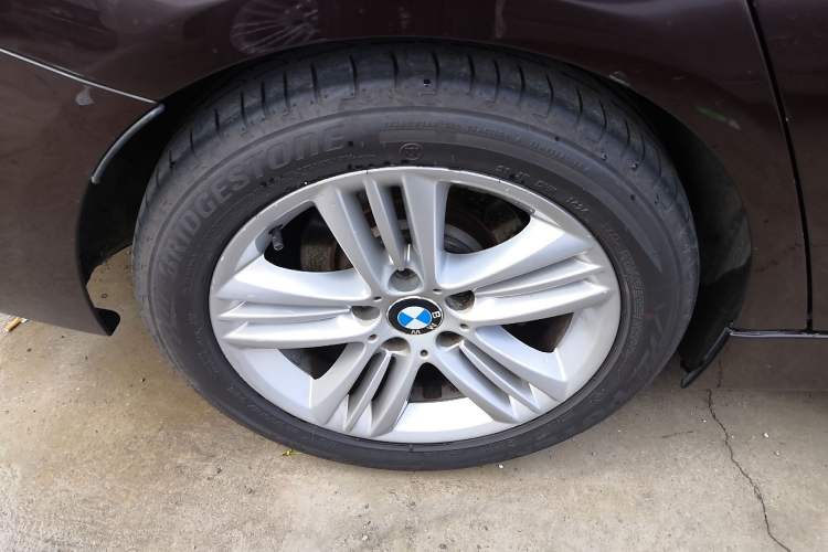 Used BMW 3 Series 2016 320Li Ambition Model
