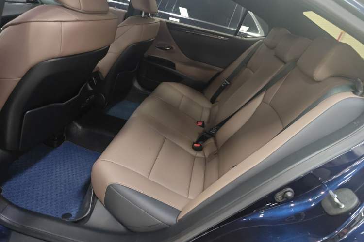 Used Lexus ES 2022 200 Excellence Edition
