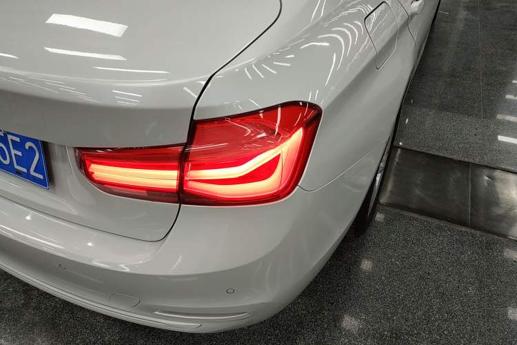 Used BMW 3 Series 2017 318i Fashion Model
