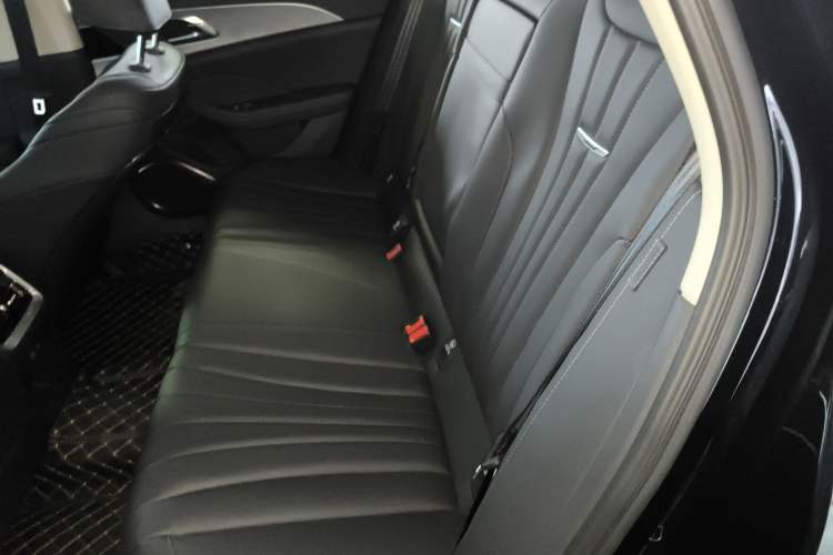 Used Hongqi H5 2023 2.0T Automatic Smart Connect Flagship Edition
